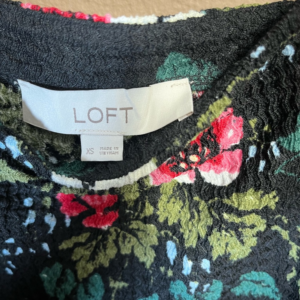 LOFT Black Floral XS Square Neck Blouse Knit Peasant Top Smocked Puff Sleeves - Picture 13 of 17